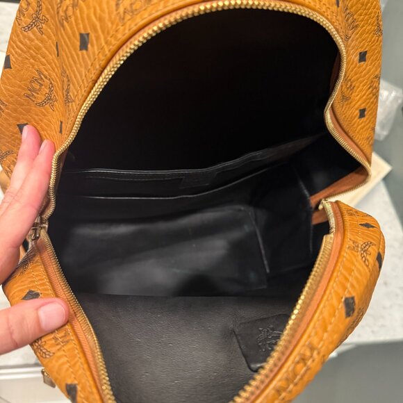 MCM Visetos Backpack & Dust Bag - Picture 6 of 8